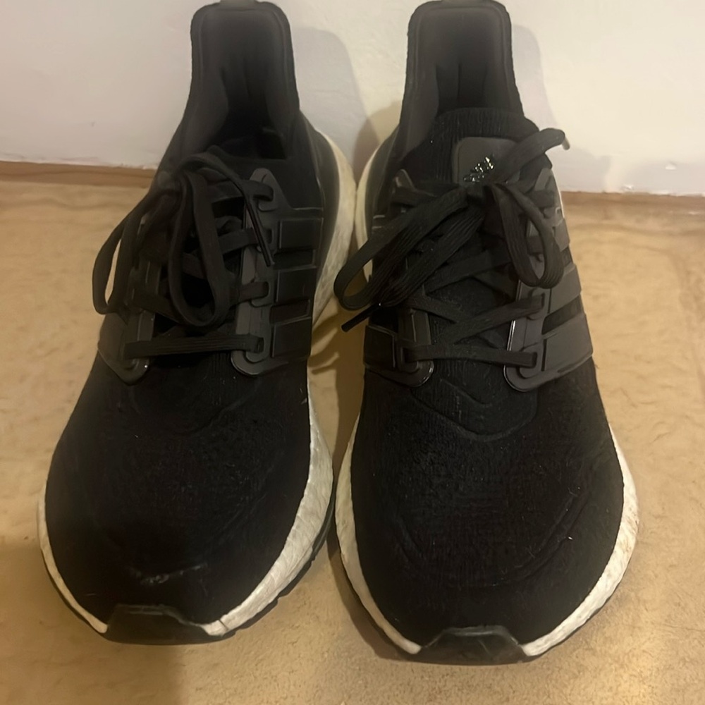 Adidas ultraboost. Size 7.
